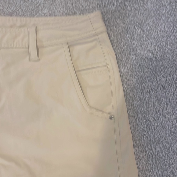 Lululemon khaki COMMISSION SHORT RELAXED *WARPSTREME 11" - Picture 3 of 7
